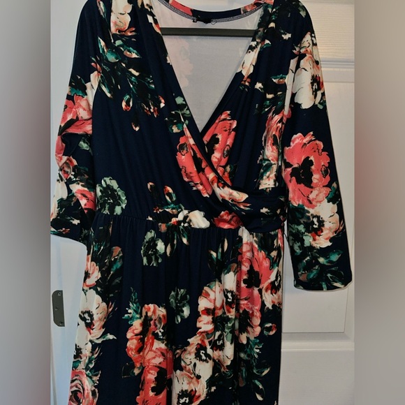 Navy Floral Maxi Dress - Picture 3 of 4